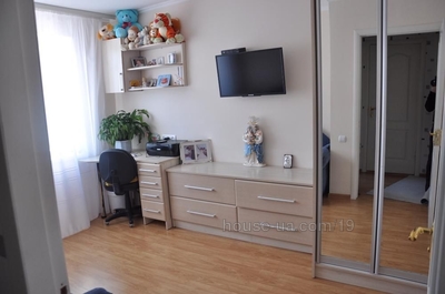 Buy an apartment, Lipinskogo-V-vul, Lviv, Sikhivskiy district, id 4593